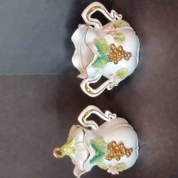 Vintage Miniature Porcelain Creamer Sugar Marked Japan Tree Demensional - Picture 1 of 15